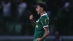 Vitor Reis ao marcar gol importante contra Flamengo na Copa do Brasil. Foto: Ettore Chiereguini/AGIF