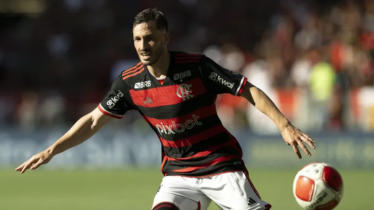 Matías Viña no Flamengo. Foto: Jorge Rodrigues/AGIF