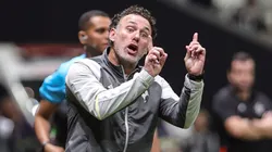 Milito perdeu a paciência durante coletiva