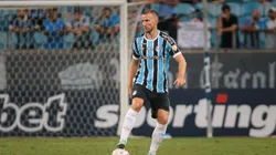 Zagueiro foi expulso em lance polêmico