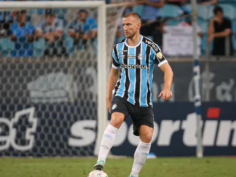 Expulsão de Rodrigo Ely vira assunto na torcida gremista