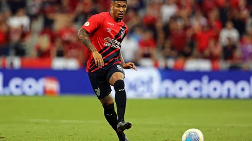 Athletico-PR enfrenta o Belgrano pelas oitavas da Sul-Americana.