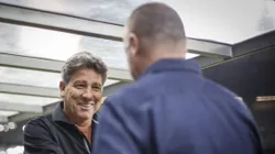 Renato Gaúcho e Mano Menezes em partida realizada em 2017 no Mineirão