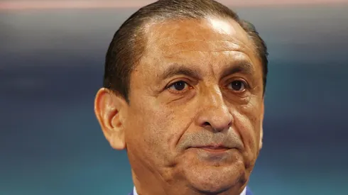 Ramón Díaz em partida do Mundial de Clubes da FIFA (Foto: Michael Steele/Getty Images)