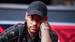 Neymar com a camisa do Santos