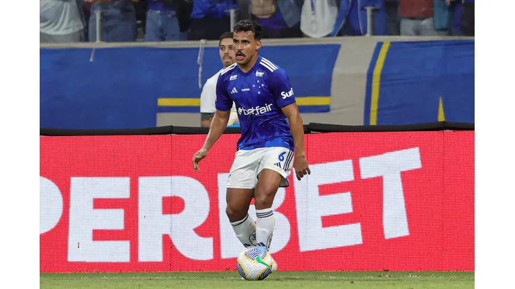 Kaiki, jogador do Cruzeiro durante partida contra o Atletico-MG no Mineirao pelo campeonato Brasileiro A 2024