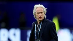 Jorge Jesus em partida do Al-Hilal (Foto: Yasser Bakhsh/Getty Images)