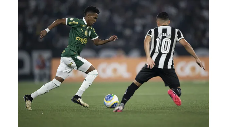 Estevao jogador do Palmeiras durante partida contra o Botafogo. Foto: Jorge Rodrigues/AGIF