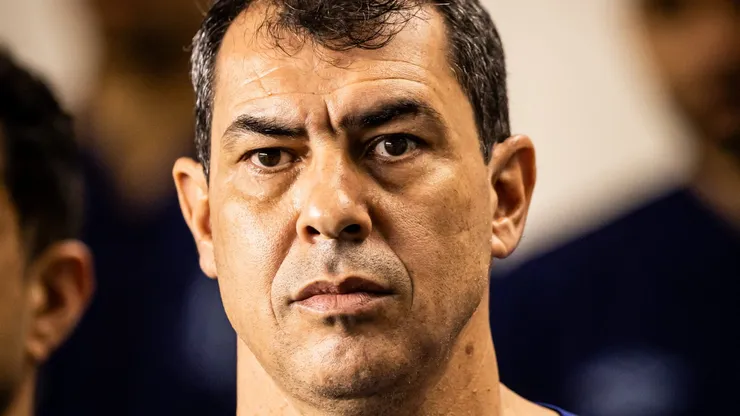 Santos tentou essa reforço para Carille.