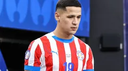 Alex Arce entrando em campo em partida entre Paraguai e Brasil, no Allegiant Stadium, pela Copa América, no dia 28/06/2024. Foto: Christopher Trim/Newscom World