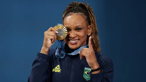 Rebeca Andrade superou Simone Biles para ser ouro no solo nas Olimpíadas 2024