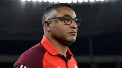 Roger Machado buscou o Santos para contratar o lateral-direito João Lucas