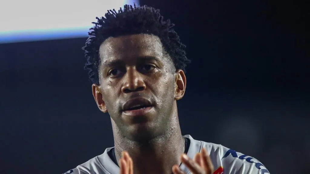 Gil passou por problemas físicos e pessoais nas últimas rodadas da Série B pelo Santos – Foto: AGIF