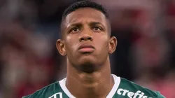 PR - Curitiba - 25/10/2022 - BRASILEIRO A 2022, ATHLETICO PR X PALMEIRAS - Danilo jogador do Palmeiras durante execucao do hino nacional antes da partida contra o Athletico-PR no estadio Arena da Baixada pelo campeonato Brasileiro A 2022.