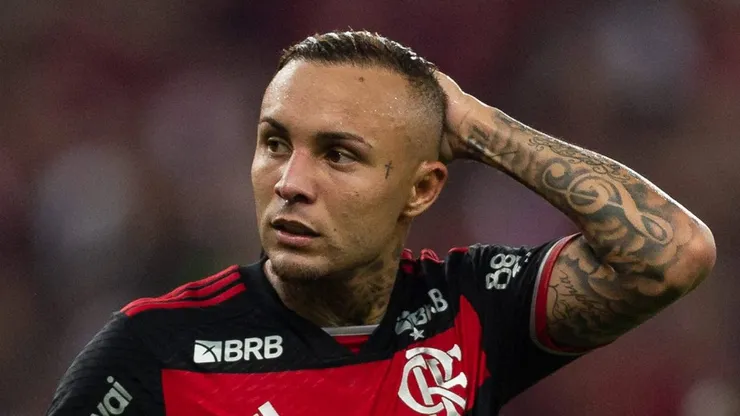 Everton Cebolinha machucou e só volta em 2025