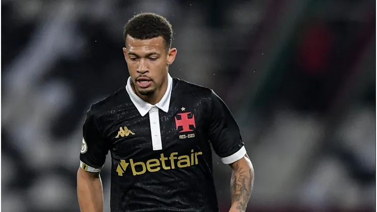 Zagueiro atuou no 2° tempo do clássico