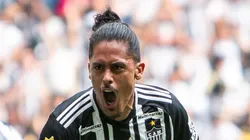 Maurício Lemos comemora gol na Arena MRV. Zagueiro não joga mais no Galo.