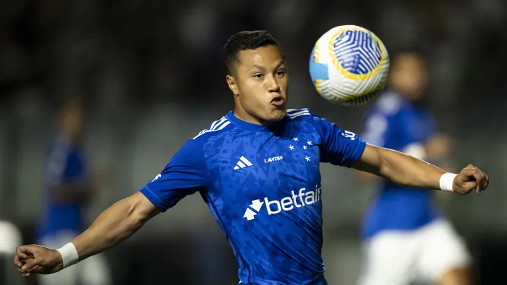 Marlon em ação como titular no Cruzeiro. Foto: Jorge Rodrigues/AGIF
