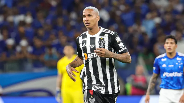 Centroavante do Galo em ação no clássico