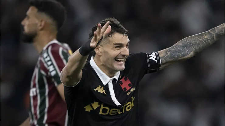 Vegetti comemora gol pelo Vasco em partida diante do Fluminense. Foto: Jorge Rodrigues/AGIF