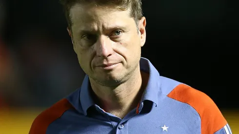RIO DE JANEIRO, BRAZIL - JUNE 16: Coach Fernando Seabra of Cruzeiro looks on prior to the match between Vasco da Gama and Cruzeiro as part of Brasileirao 2024 at Sao Januario Stadium on June 16, 2024 in Rio de Janeiro, Brazil. (Photo by Wagner Meier/Getty Images)