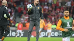 Magrão, diretor esportivo do Internacional durante treinamento do elenco colorado - 2023