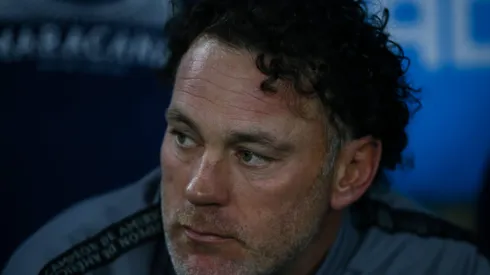 RIO DE JANEIRO, BRAZIL – AUGUST 08: Gabriel Milito coach of Argentinos Juniors looks on prior to the Copa CONMEBOL Libertadores round of 16 second leg match between Fluminense and Argentinos Juniors at Maracana Stadium on August 08, 2023 in Rio de Janeiro, Brazil. (Photo by Wagner Meier/Getty Images)