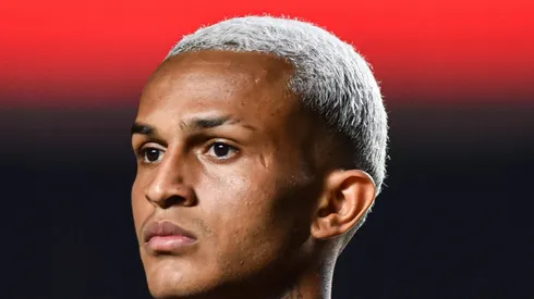 Wesley durante partida contra o São Paulo. Lateral é alvo da Europa.