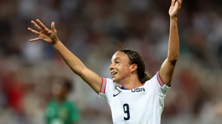 Swanson comemorando gol nos jogos Olímpicos 2024 (Photo by Marc Atkins/Getty Images)