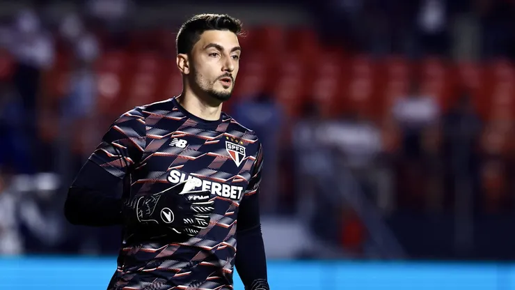 Goleiro do Tricolor Paulista antes da partida com o Cruzeiro