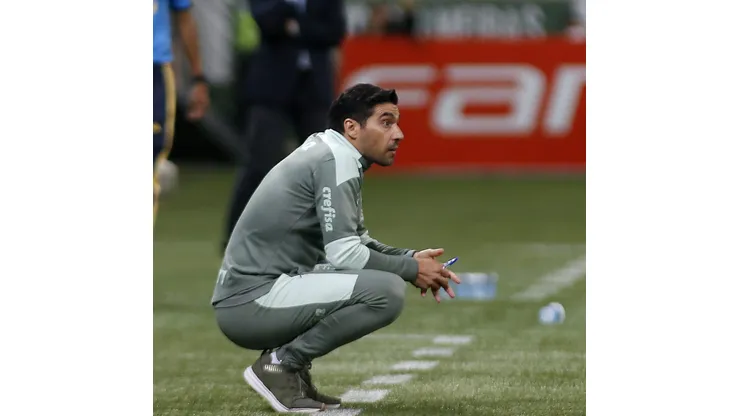 SAO PAULO, BRAZIL - OCTOBER 25: Coach Abel Ferreira of Palmeiras looks on during the match between Flamengo and Palmeiras as part of the Brasileirao 2021 at Allianz Parque on October 25, 2021 in Sao Paulo, Brazil. (Photo by Miguel Schincariol/Getty Images)