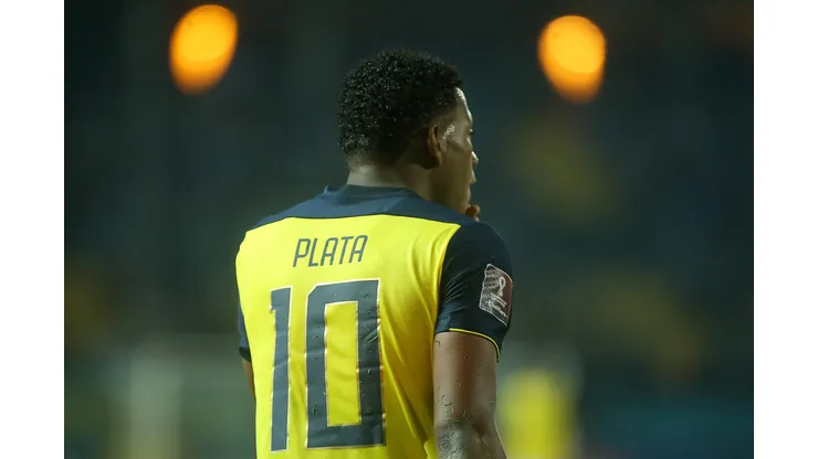 MONTEVIDEO, URUGUAY - SEPTEMBER 09: Gonzalo Plata of Ecuador looks on during a match between Uruguay and Ecuador as part of South American Qualifiers for Qatar 2022 at Campeon del Siglo Stadium on September 9, 2021 in Montevideo, Uruguay. (Photo by Ernesto Ryan/Getty Images)