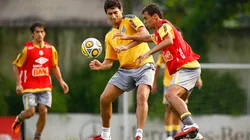 Alan Patrick (à direita) é revelado no Santos e pode defender Corinthians em 2025