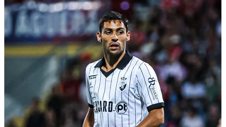 Bruno Santos em partida pelo SC Farense. Foto: Twitter Oficial SC Farense