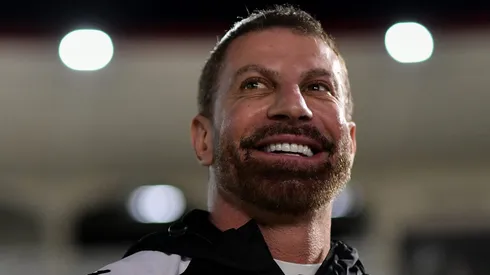 Pedrinho busca novas alternativas no mercado ao Vasco.