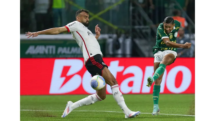 Flamengo e Palmeiras protagonizam mais um duelo.