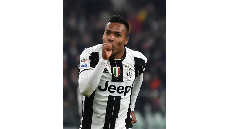 TURIN, ITALY - FEBRUARY 25: Alex Sandro of Juventus FC celebrates a goal during the Serie A match between Juventus FC and Empoli FC at Juventus Stadium on February 25, 2017 in Turin, Italy. (Photo by Valerio Pennicino/Getty Images)