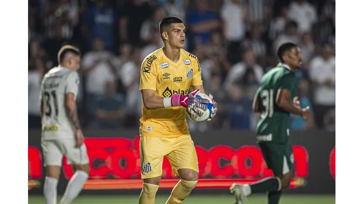 Gabriel Brazão tem contrato até 2026 no Santos