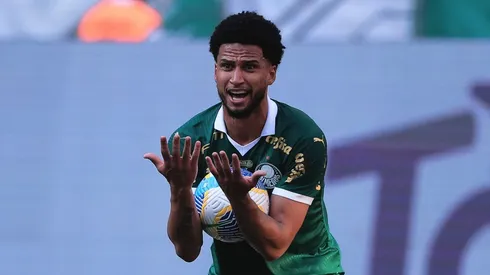 Murilo, do Palmeiras, estava envolvido no lance polêmico.