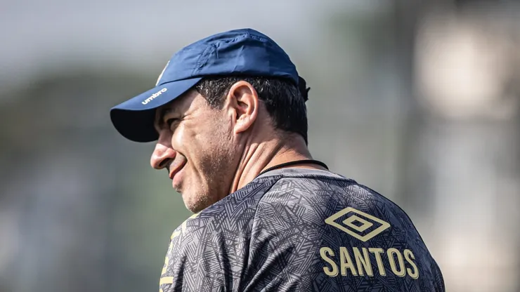 Carille durante treinamento do Peixão. Foto: Raul Baretta/ Santos FC.