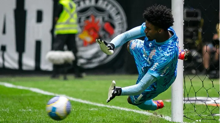 Corinthians classificou com contribuição direta de Hugo Souza.