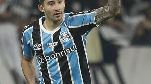 SAO PAULO, BRAZIL - JULY 25: Villasanti of Gremio celebrates after scoring the team´s second goal during a match between Corinthians and Gremio as part of Brasileirao Series A 2024 at Neo Quimica Arena on July 25, 2024 in Sao Paulo, Brazil. (Photo by Miguel Schincariol/Getty Images)