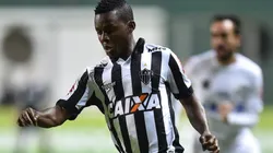 BELO HORIZONTE, BRAZIL - JULY 12: Cazares #10 of Atletico MG a match between Atletico MG and Santos as part of Brasileirao Series A 2017 at Independencia stadium on July 12, 2017 in Belo Horizonte, Brazil. (Photo by Pedro Vilela/Getty Images)