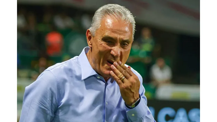 Tite fez gesto em direção para Abel