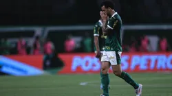 O meio-campista sentiu algum problema no olho. Ettore Chiereguini/AGIF.