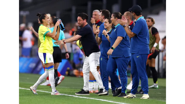 Seleção Brasileira feminina comemorando o gol de Gabi Portilho. (Foto: Phil Walter/Getty Images)