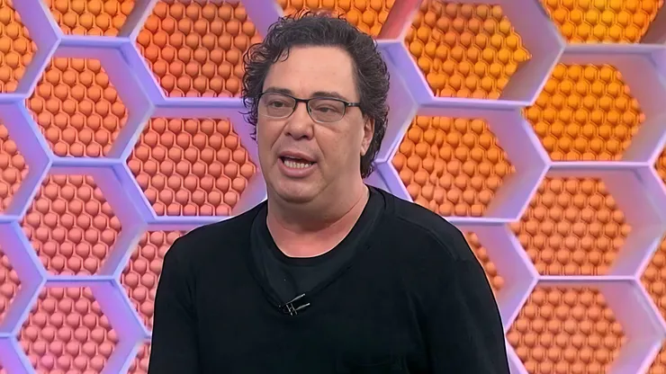 Walter Casagrande faz alerta nos bastidores do Corinthians