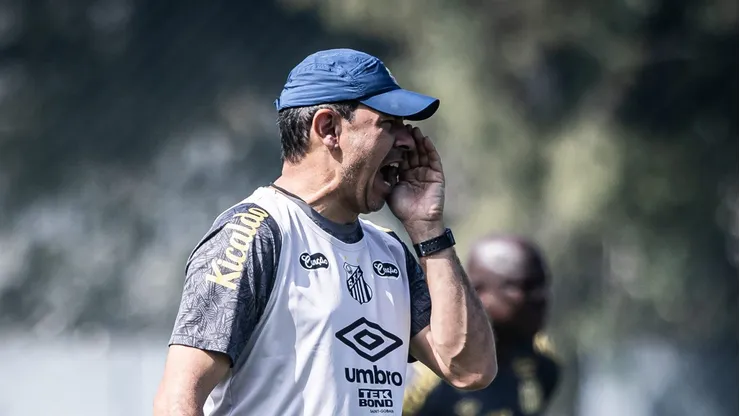 Carille em ação durante treino do Peixe. Foto: Raul Baretta/ Santos FC.