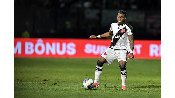 Emerson Rodriguez jogador do Vasco durante partida contra o Atletico-GO no Sao Januario pelo campeonato Copa Do Brasil 2024.