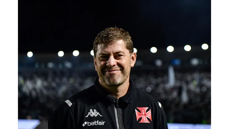 Rafael Paiva escolheu Sforza em Vasco x Atlético-GO